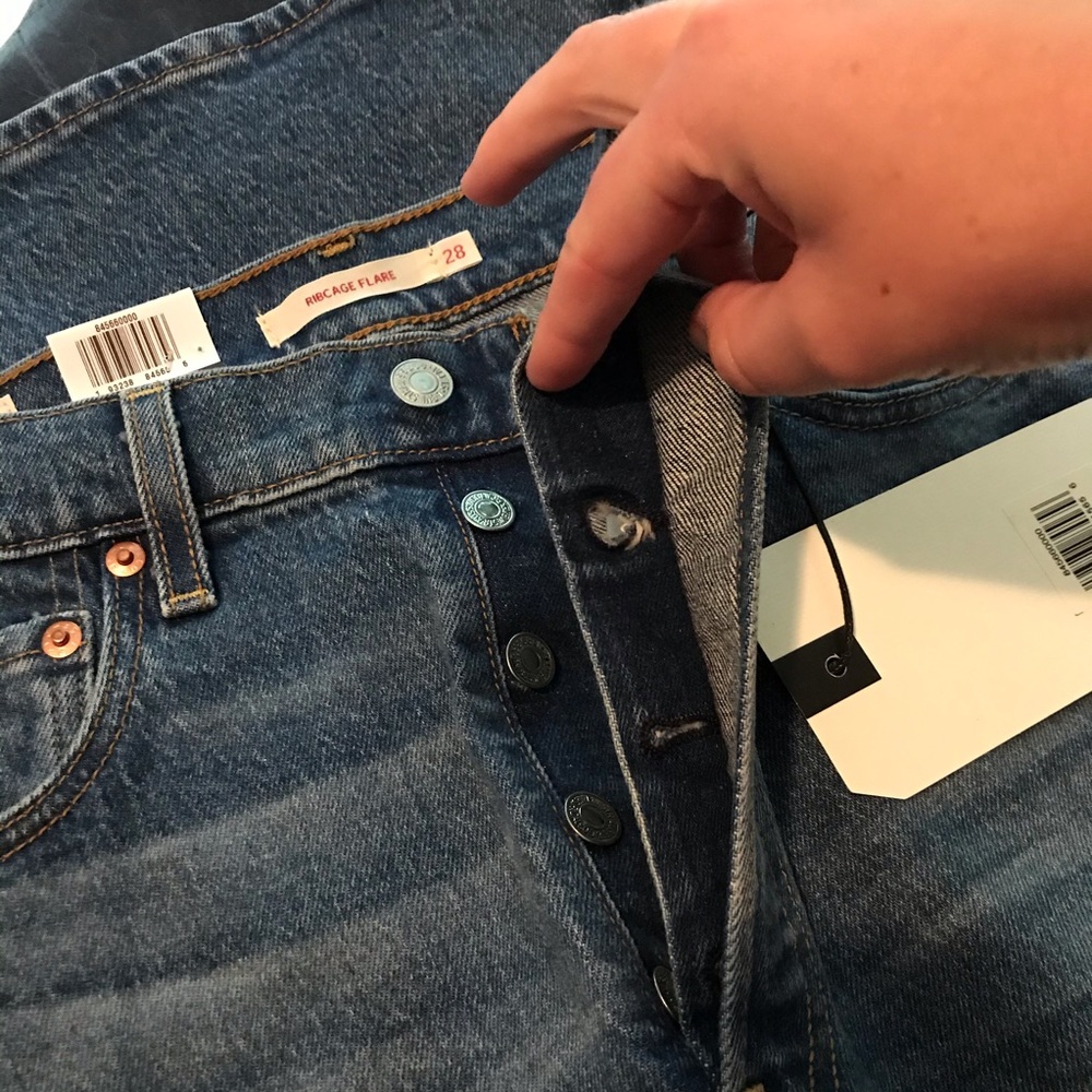 Levi’s Ribcage Flare jeans - NWT - Picture 6 of 7